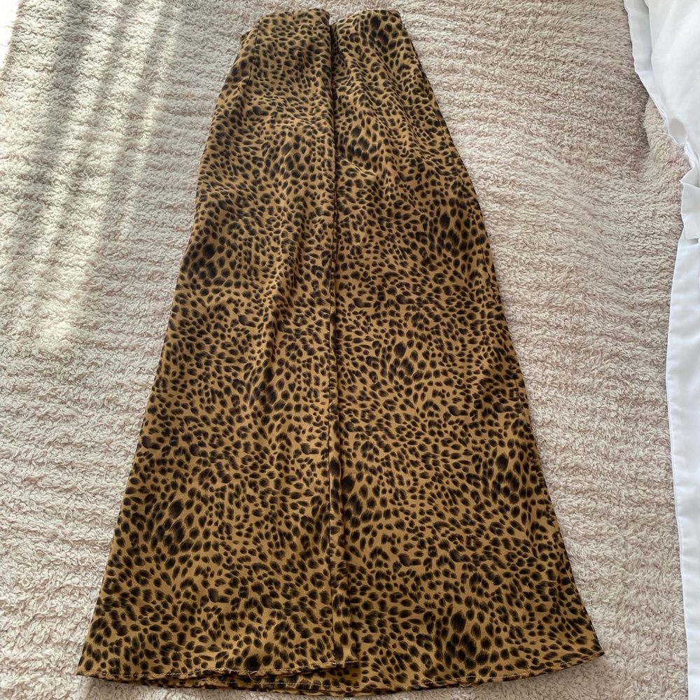 Cheetah print midi skirt 💛